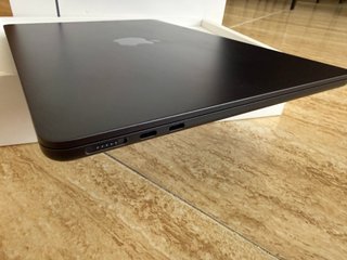MacBook Air M2 13" 512gb ssd, 8gb ram, 100% bateri