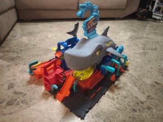 Hot Wheels Ultra Car Wash Tiburón