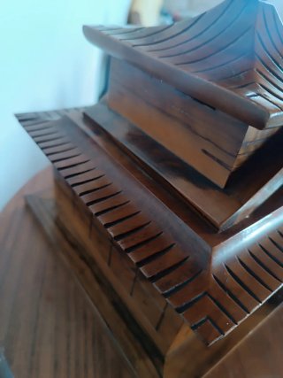 Cajita de madera estilo pagoda