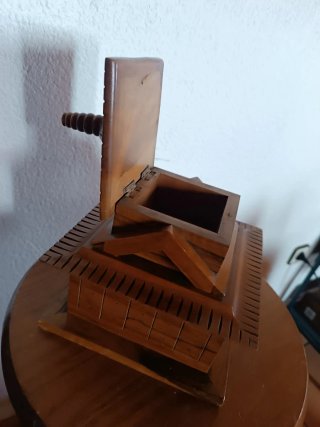 Cajita de madera estilo pagoda