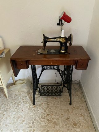 Máquina de coser Singer antigua