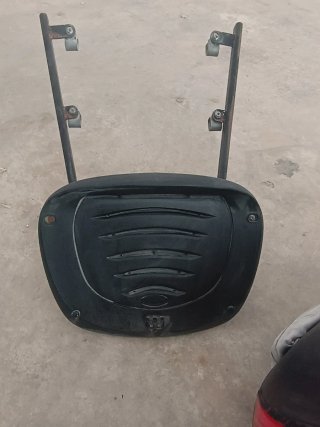 Baúl Moto SHAD 46 con Soporte