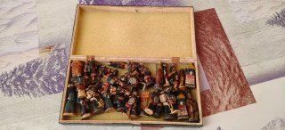 Antiguo juego de ajedrez artesanal