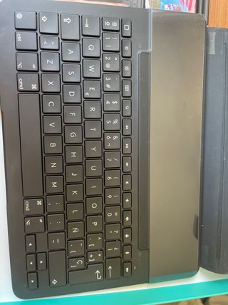 Funda Teclado Logitech Slim Folio iPad 7ª Gen