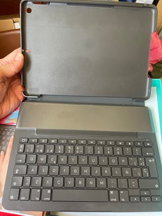 Funda Teclado Logitech Slim Folio iPad 7ª Gen