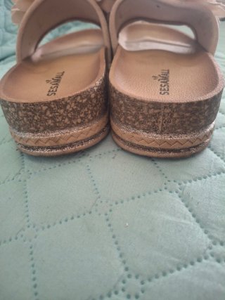 Chanclas 38 flores beige
