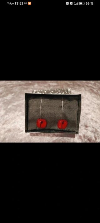 Pendientes de cereza rojos
