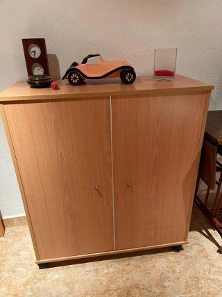 Mueble auxiliar madera y plástico
