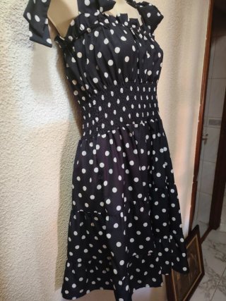 Vestido corto lunares negro y blanco