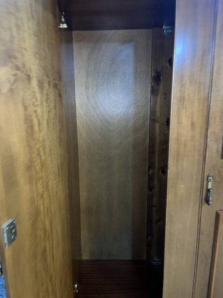 ARMARIO CLÁSICO DE MADERA