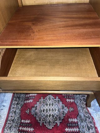 ARMARIO CLÁSICO DE MADERA