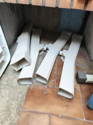 Mesa de plástico blanca