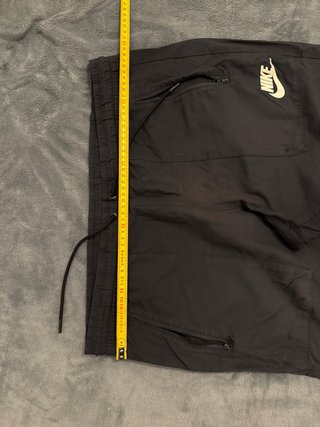 Pantalón Nike gris