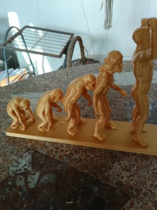Escultura Evolución Humana