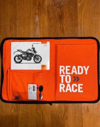 KTM Duke 125 Naked Negra/Naranja