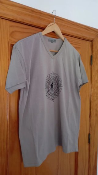 Camiseta Whispering Myth Gris Talla XL