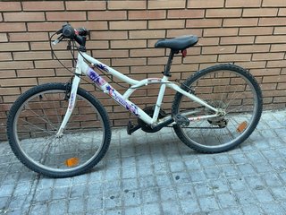 Bicicleta infantil blanca. ORBEA. Cambios