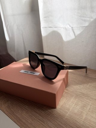 Gafas Miu Miu Negras y Rosas con Caja