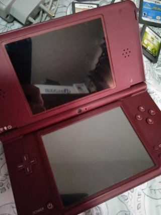 Consola Nintendo DSi XL Roja + 7 Juegos