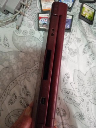 Consola Nintendo DSi XL Roja + 7 Juegos