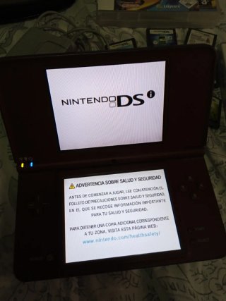 Consola Nintendo DSi XL Roja + 7 Juegos