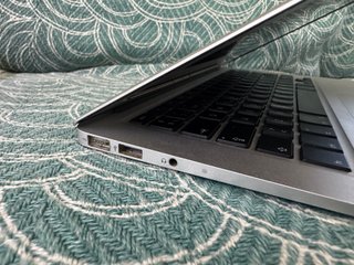Apple MacBook Air - 13" Intel Core i5 - NO SSD