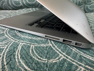 Apple MacBook Air - 13" Intel Core i5 - NO SSD