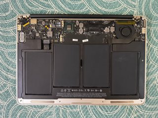 Apple MacBook Air - 13" Intel Core i5 - NO SSD