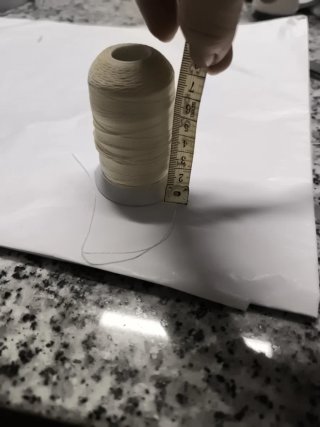 Hilo de nylon o rayón color crema