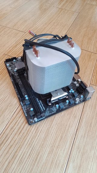 Placa Base GIGABYTE FM2+/FM1 DDR3