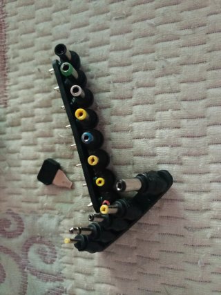 Cargador Universal Ordenador + Adaptadores