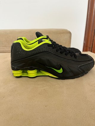 Zapatillas Nike Negras y Verdes