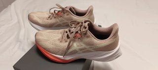 Zapatillas ASICS Running Beige y Rosa unisec