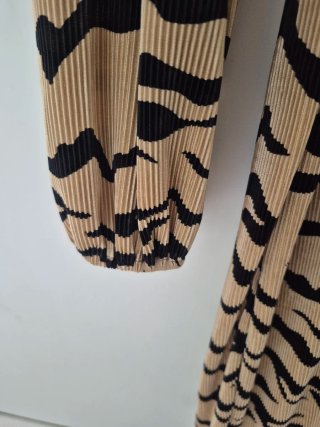 Vestido estampado cebra beige y negro