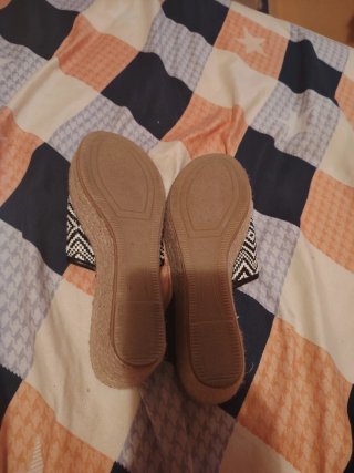 Sandalias cuña negras y blancas talla 37
