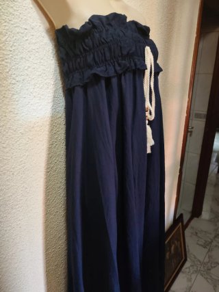 Vestido largo azul sin tirantes