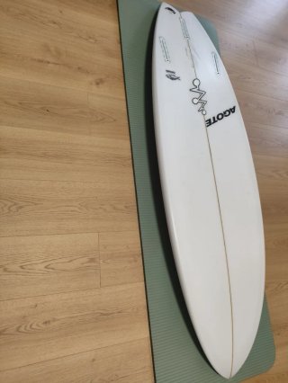 Tabla surf Agote Shapes 5'9 txitxarro 2+1
