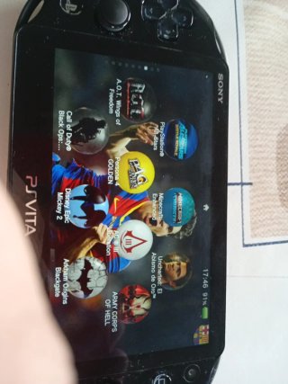 PS Vita Slim Negra + Juegos