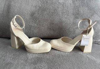 Zapato Tacon Comodo Marca Bershka con Plataforma
