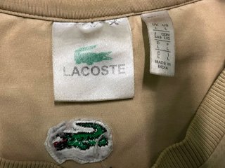 Camiseta Lacoste bordada beige