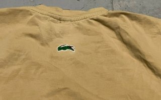Camiseta Lacoste bordada beige