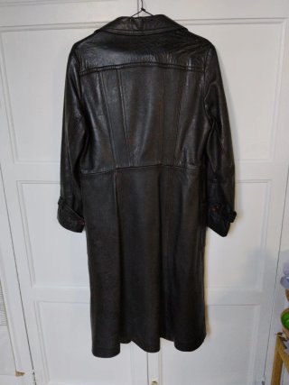 Gabardina de piel marrón inglesa