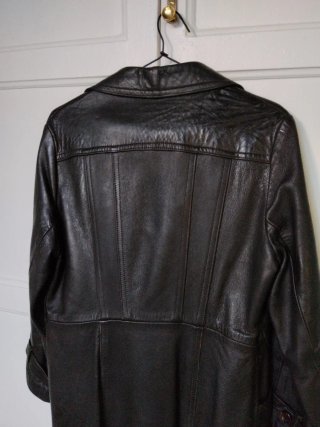Gabardina de piel marrón inglesa