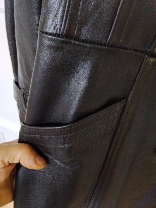 Gabardina de piel marrón inglesa