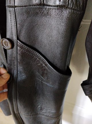 Gabardina de piel marrón inglesa