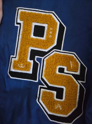 Chaqueta Bomber Bershka PS Azul y Blanco