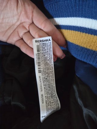 Chaqueta Bomber Bershka PS Azul y Blanco