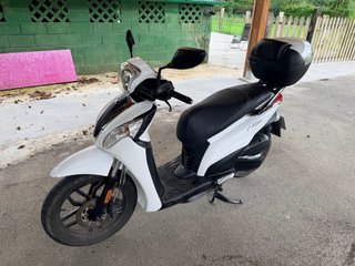 Moto Scooter 125cc Blanca