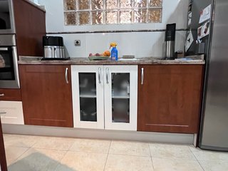 Muebles de cocina madera y cristal