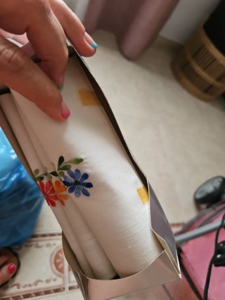 Sciarpe Torrellad Beige con Ricami a Fiori